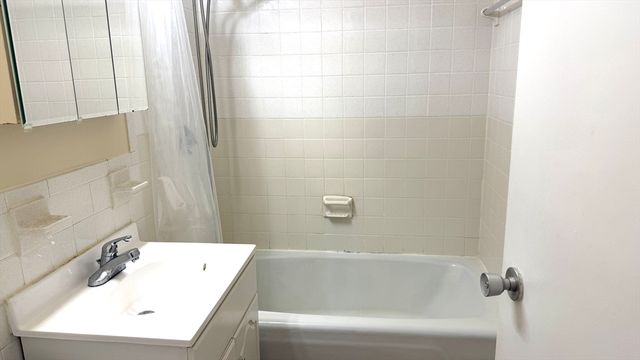1025 Hancock St 14F, Quincy, MA 02169