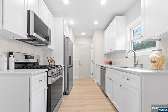 56 Harvey Street, Closter, NJ 07624