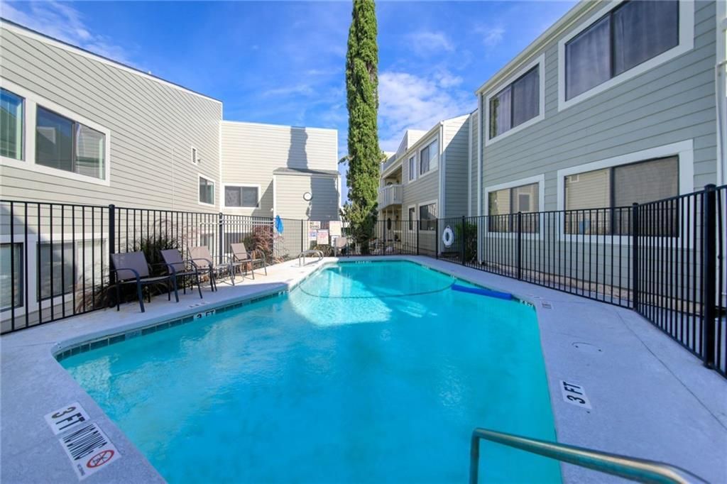 5801 Thunderbird ST B-20, Lago Vista, TX 78645