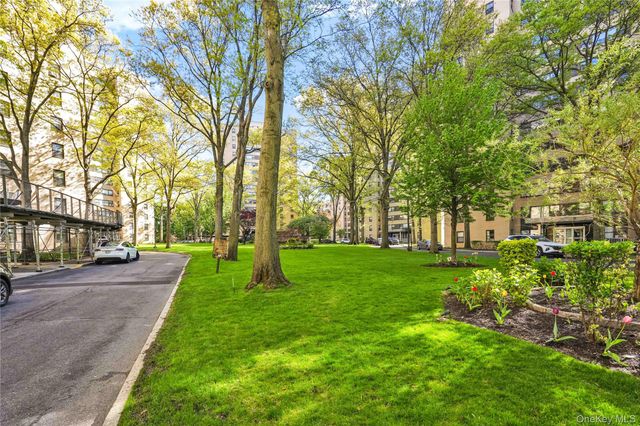 3 Fordham Hill Oval 1F, Bronx, NY 10468