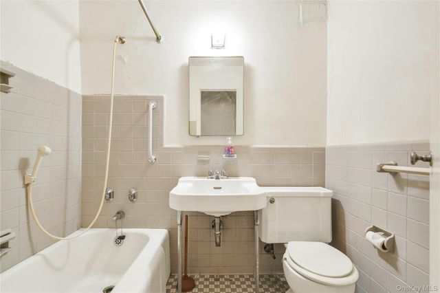 3 Fordham Hill Oval 1F, Bronx, NY 10468