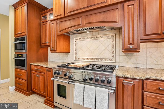 3240 HEDWIG LN, Collegeville, PA 19426