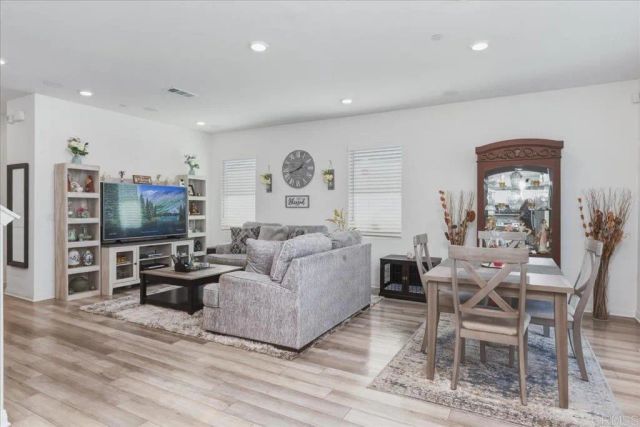 10702 Ensworth Way, Spring Valley, CA 91978