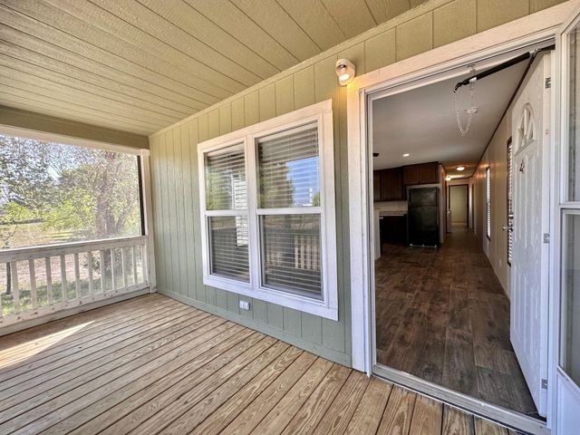 7958 An County Road 404, Palestine, TX 75803