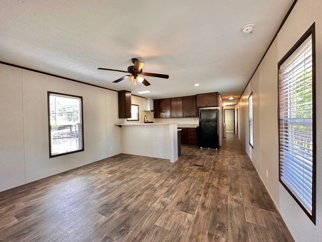 7958 An County Road 404, Palestine, TX 75803