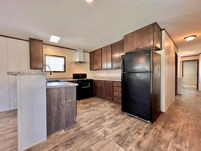 7958 An County Road 404, Palestine, TX 75803