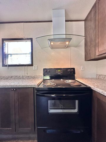 7958 An County Road 404, Palestine, TX 75803