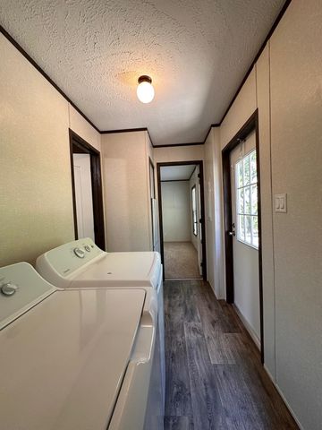 7958 An County Road 404, Palestine, TX 75803