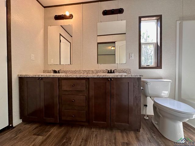 7958 An County Road 404, Palestine, TX 75803