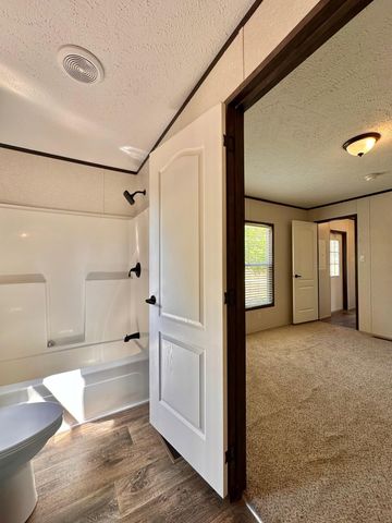 7958 An County Road 404, Palestine, TX 75803