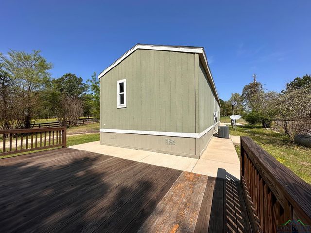 7958 An County Road 404, Palestine, TX 75803