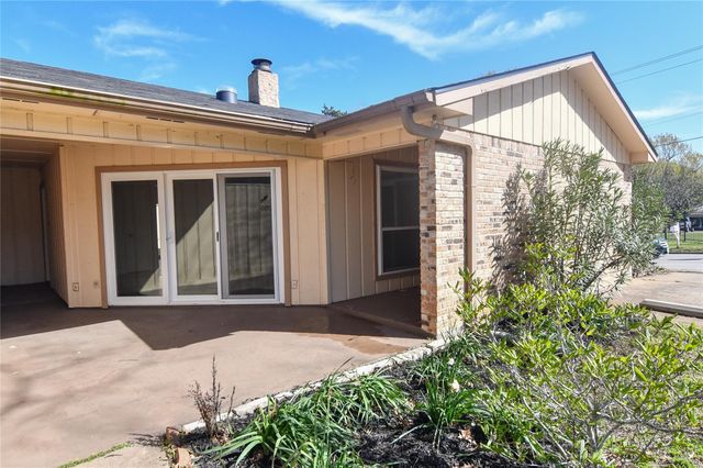 700 S Chappell Hill Street, Brenham, TX 77833