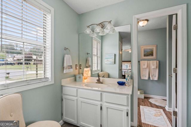 4002 Baywatch Cove NW, Acworth, GA 30101