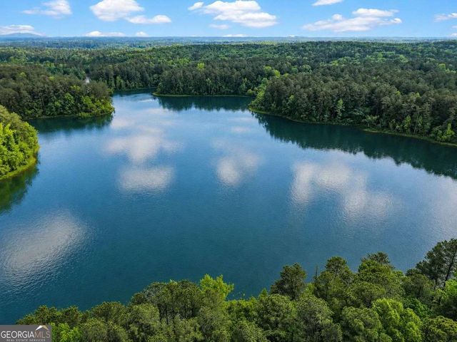 4002 Baywatch Cove NW, Acworth, GA 30101