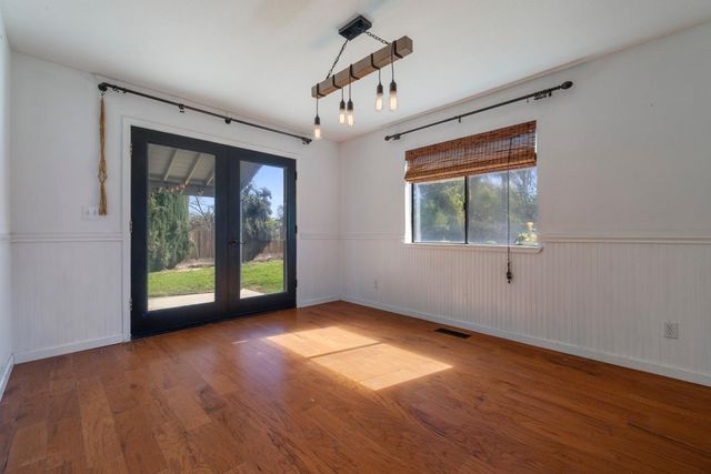 12024 Acosta Ct, Waterford, CA 95386