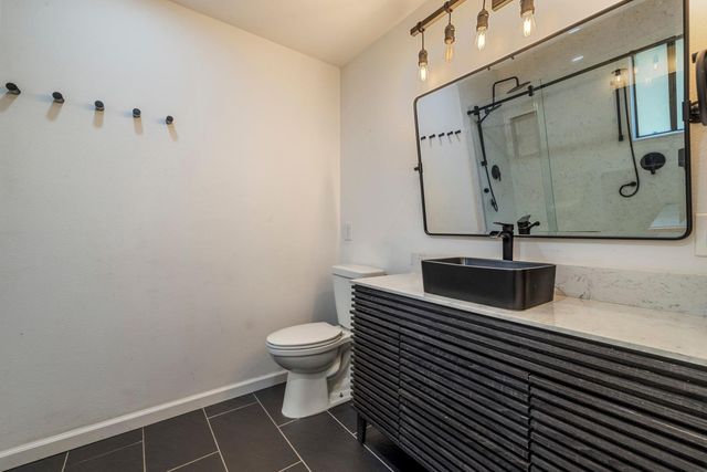 12024 Acosta Ct, Waterford, CA 95386