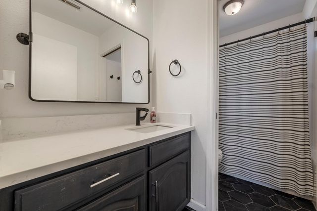 12024 Acosta Ct, Waterford, CA 95386