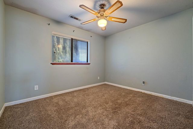 12024 Acosta Ct, Waterford, CA 95386