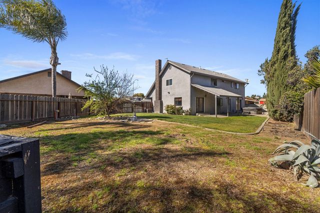 12024 Acosta Ct, Waterford, CA 95386