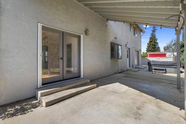 12024 Acosta Ct, Waterford, CA 95386