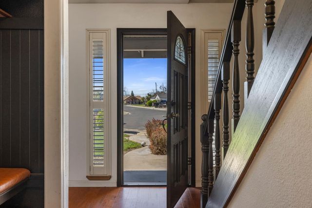 12024 Acosta Ct, Waterford, CA 95386