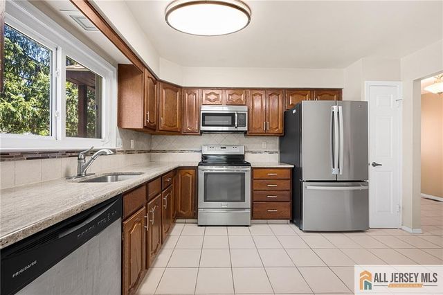 2 John Tyler Court 2A, Monroe, NJ 08831