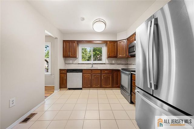 2 John Tyler Court 2A, Monroe, NJ 08831