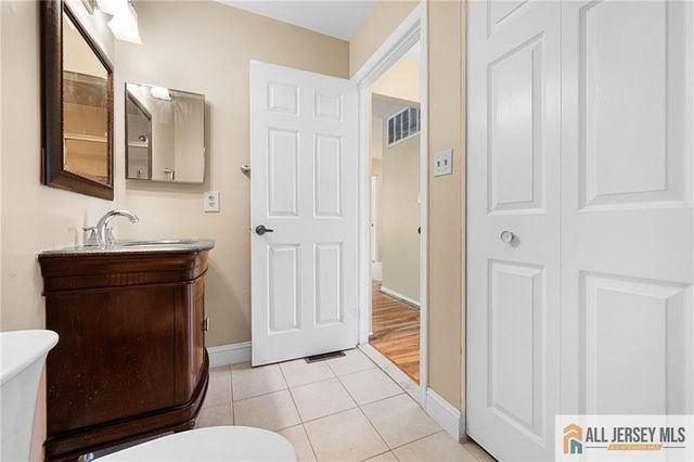 2 John Tyler Court 2A, Monroe, NJ 08831