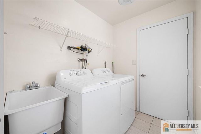 2 John Tyler Court 2A, Monroe, NJ 08831