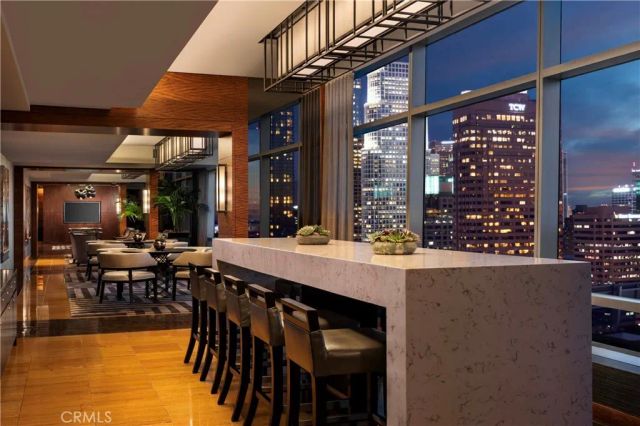900 W Olympic Boulevard 46B, Los Angeles, CA 90015