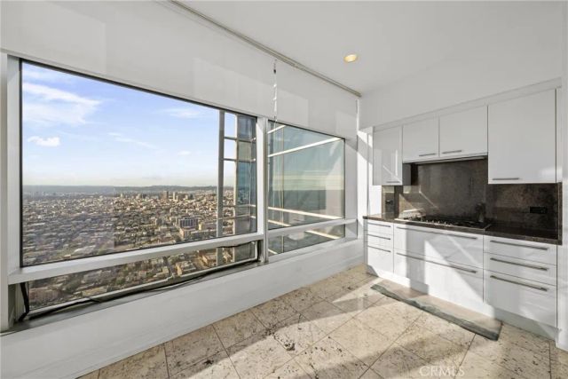 900 W Olympic Boulevard 46B, Los Angeles, CA 90015