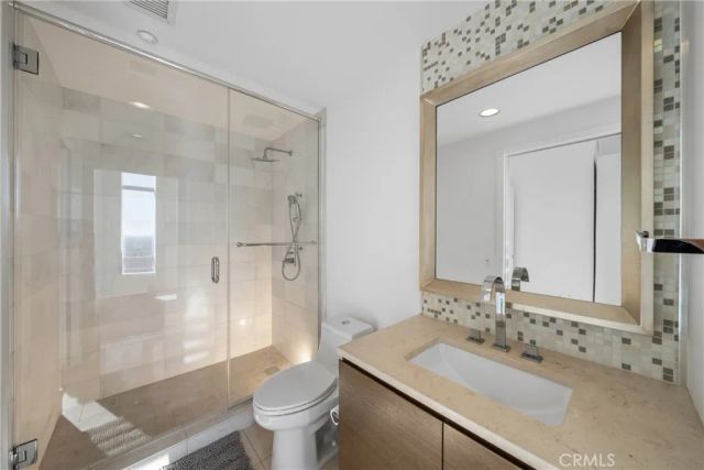 900 W Olympic Boulevard 46B, Los Angeles, CA 90015