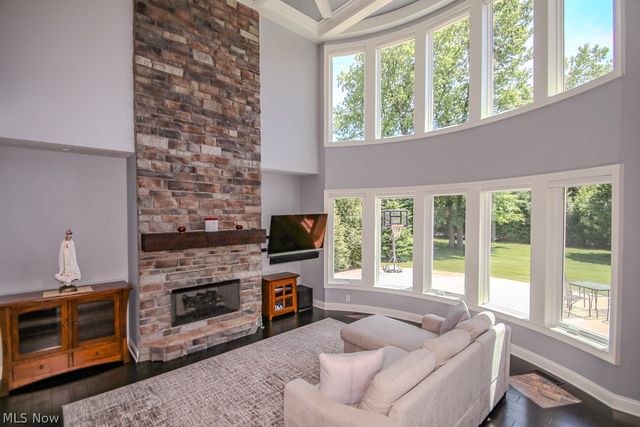 6300 Ox Ridge Trail, Highland Heights, OH 44143
