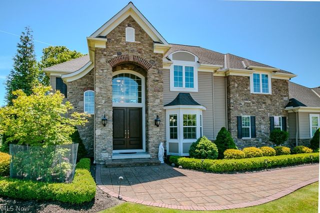 6300 Ox Ridge Trail, Highland Heights, OH 44143