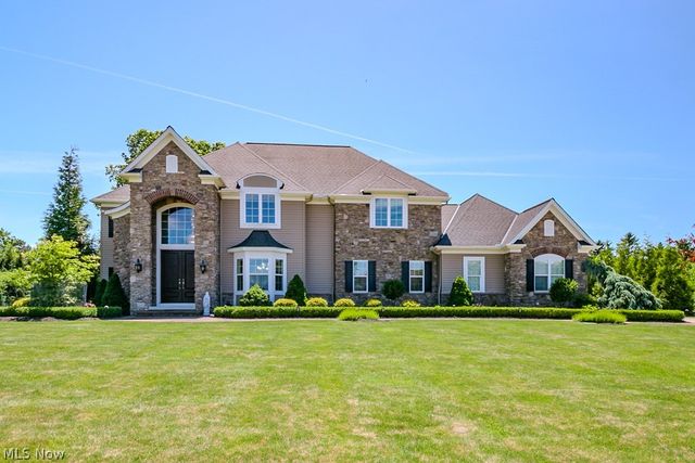 6300 Ox Ridge Trail, Highland Heights, OH 44143