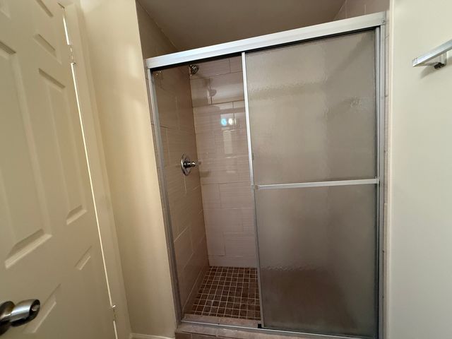 110 N Kenilworth Avenue 1B, Oak Park, IL 60301