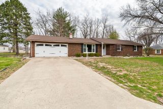 1448 N Lakeview Drive, Frankfort, IN 46041