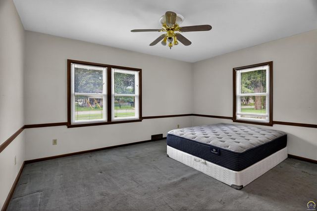 1922 N Kansas AVE, Topeka, KS 66608