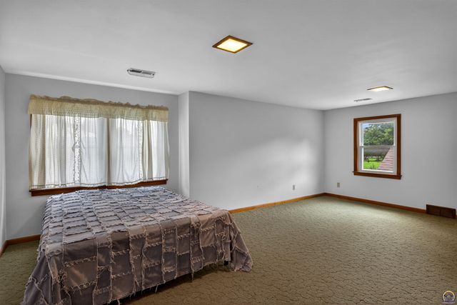 1922 N Kansas AVE, Topeka, KS 66608