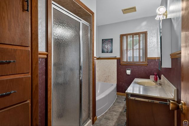 1922 N Kansas AVE, Topeka, KS 66608