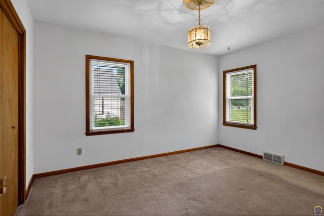 1922 N Kansas AVE, Topeka, KS 66608