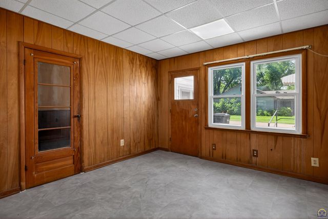 1922 N Kansas AVE, Topeka, KS 66608