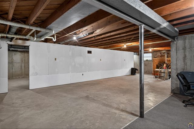 1922 N Kansas AVE, Topeka, KS 66608
