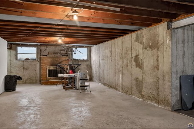 1922 N Kansas AVE, Topeka, KS 66608