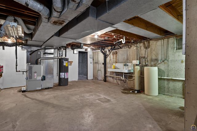 1922 N Kansas AVE, Topeka, KS 66608