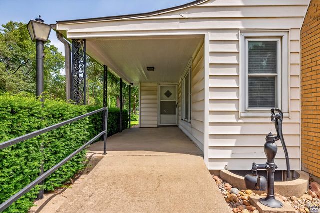 1922 N Kansas AVE, Topeka, KS 66608
