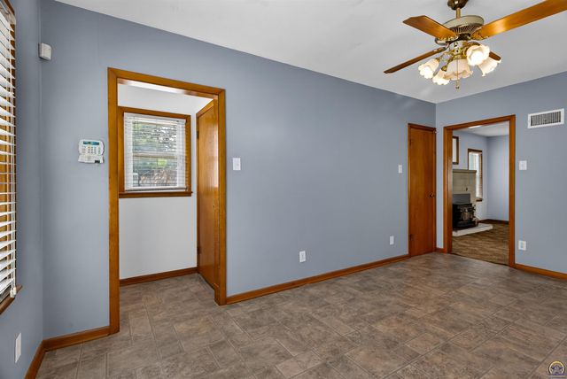 1922 N Kansas AVE, Topeka, KS 66608