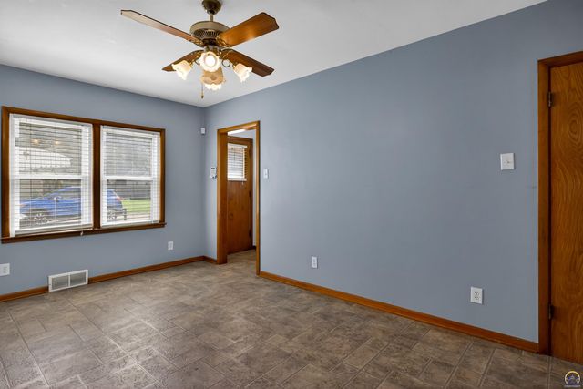 1922 N Kansas AVE, Topeka, KS 66608