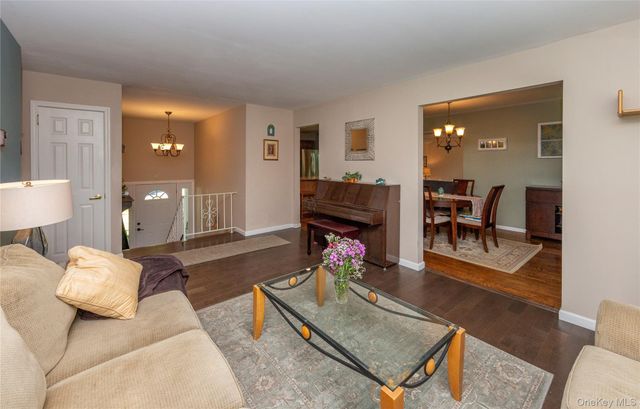 3207 Ronit Court, Yorktown Heights, NY 10598