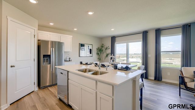 10611 Bearcreek Drive, Papillion, NE 68046